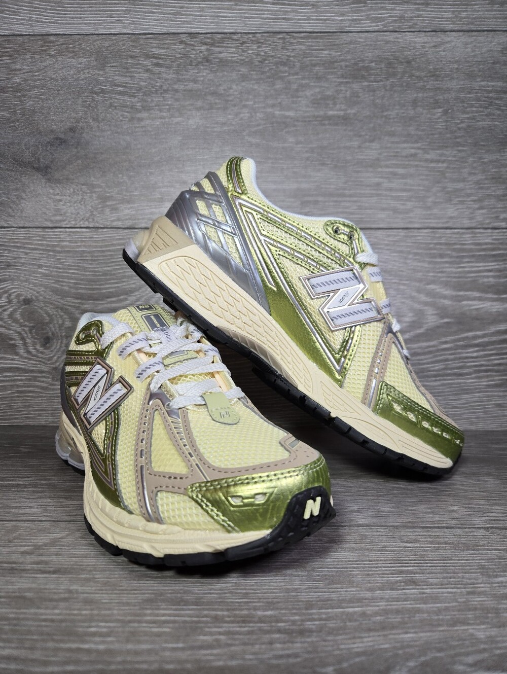 New Balance 1906R Running Shoes Beige Brown Yellow Green Womens 7 Mens 5.5 New - Picture 3 of 7